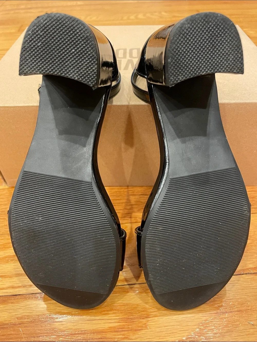 Steve Madden Kids JCarrson Black Patent Block Heel Sandals EUC
